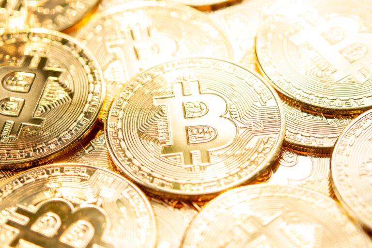 Bitcoin : records historiques et conseils d’investissement pour novices Bitcoin : records historiques et conseils d'investissement pour novices
